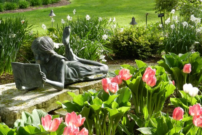 Farm Garden Main Image statue