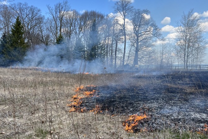 fire moves west
